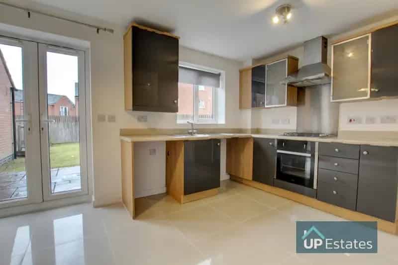 3 Bedroom Semi Detached House to Rent Stoke Village Coventry