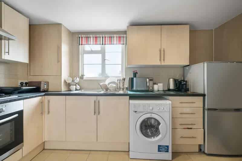 2 Bedroom Apartment for Sale London Road Twickenham