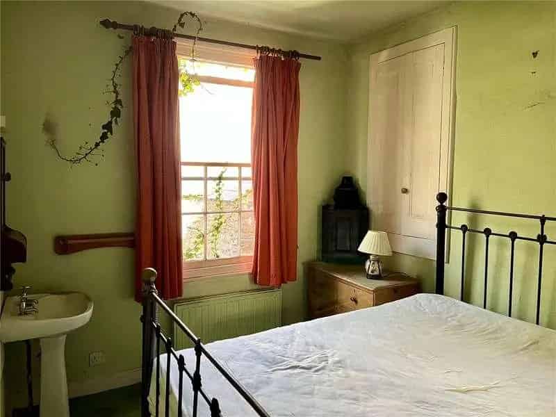 2 Bed House For Sale Potential Development Or Retail