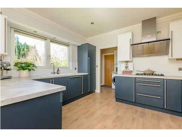 4 Bedroom Detached House for Sale in Lasswade