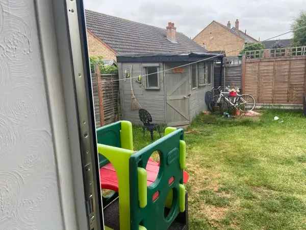 3 Bed Semi Detached House Large Garden