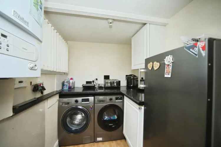 Three Bedroom Mid-Terrace House Near Taunton