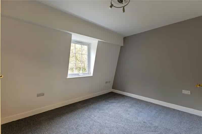 2 Bedroom Apartment with Stunning Bridge Views