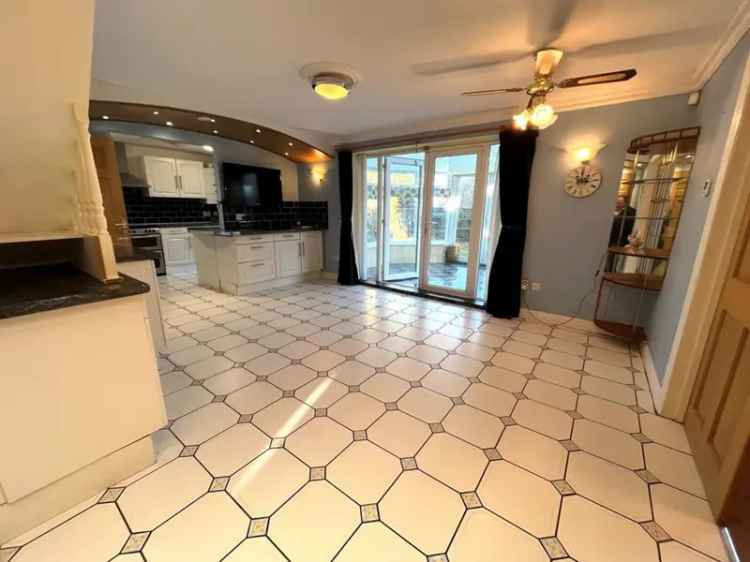 3 Bedroom Detached House For Sale Hempsted