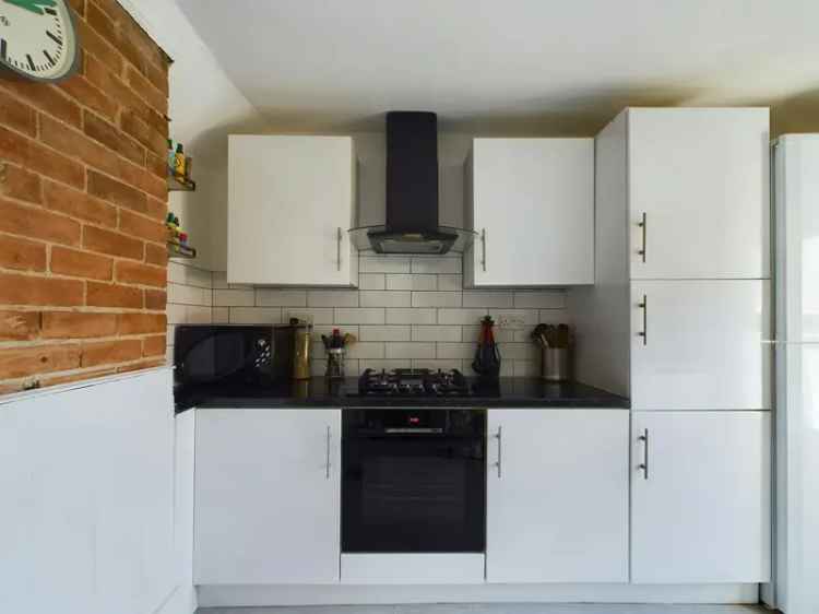 Flat For Sale in Norcot Road, Reading, England