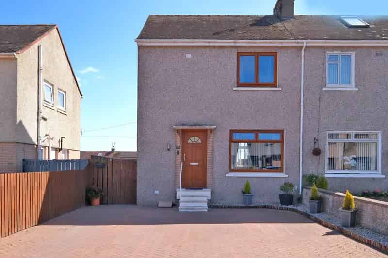 Stylish Two Bedroom End Terrace House Sheddocksley