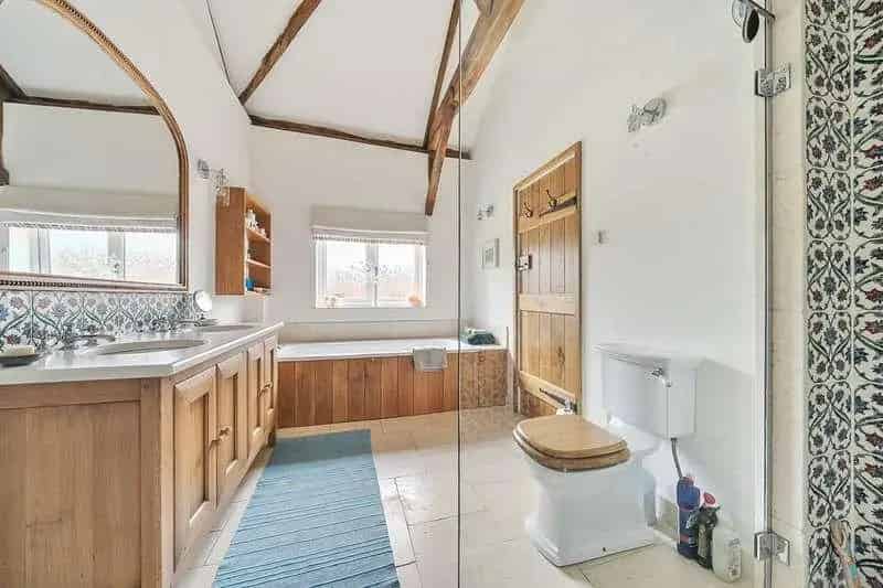 6 Bed Equestrian Property with Extensive Facilities and 22.5 Acres