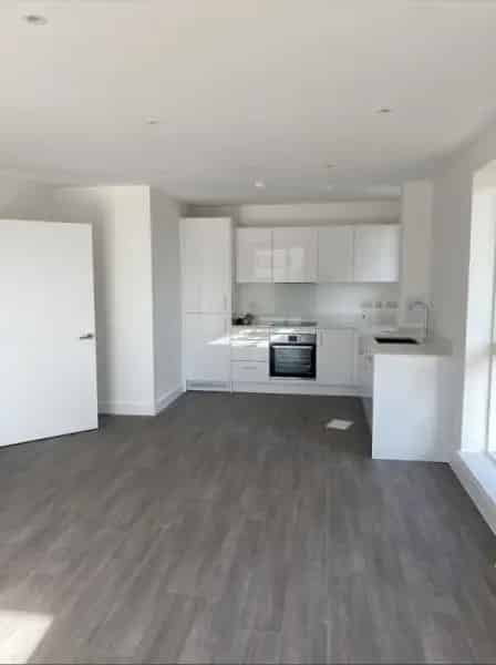 New 2-Bedroom Flat near Harlesden Tube