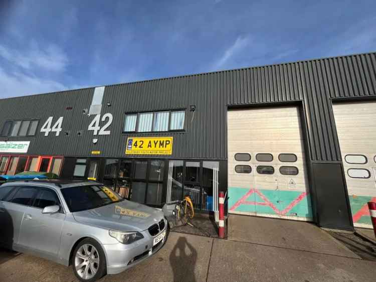 Industrial Unit Aylesbury 2870 sq ft Modern Warehouse CCTV Parking