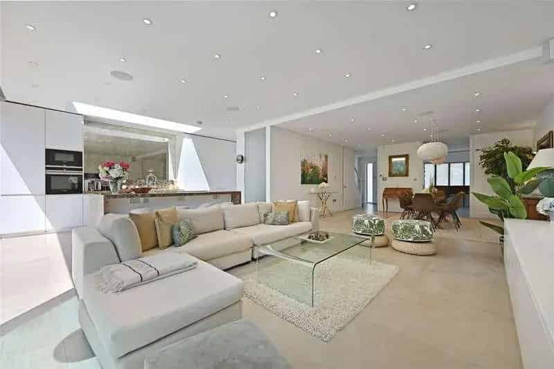 4 Bed House For Sale Extended Refurbished Open Plan Kitchen Ensuite Parking