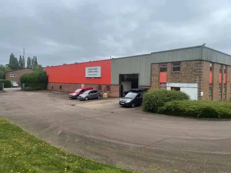 Industrial Warehouse 1161 sq ft with Mezzanine and Secure Yard