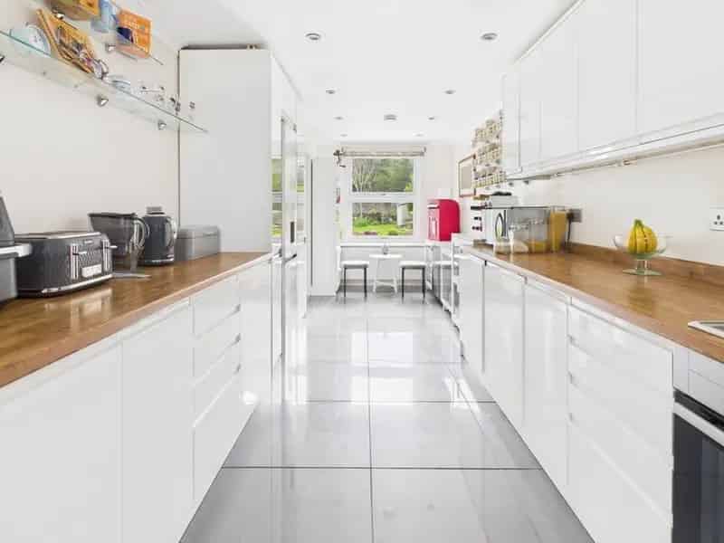 3 Bedroom Semi Detached House Easton in Gordano Bristol