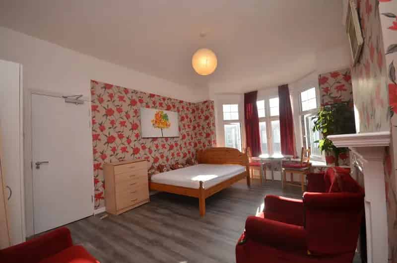 2 Bedroom Flat Share House to Rent