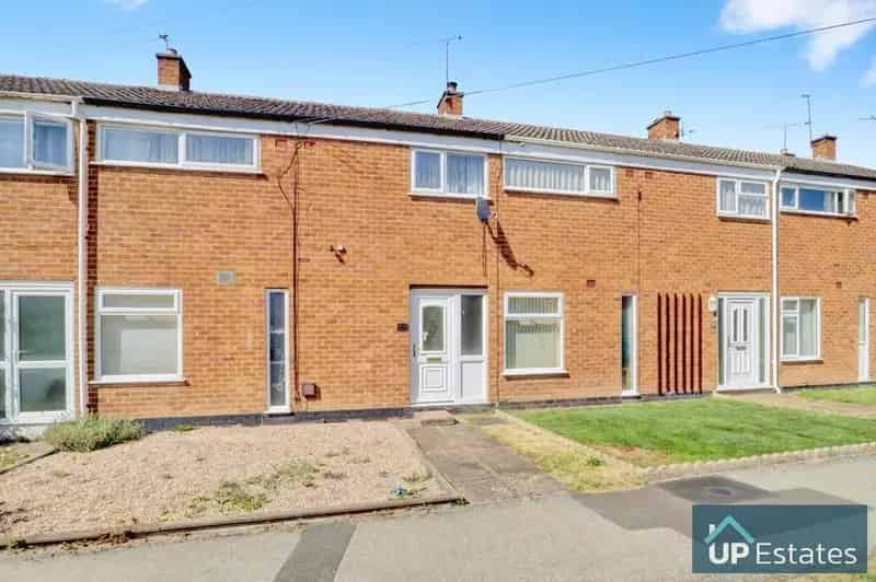 3 Bedroom Mid Terrace House For Sale Renovated