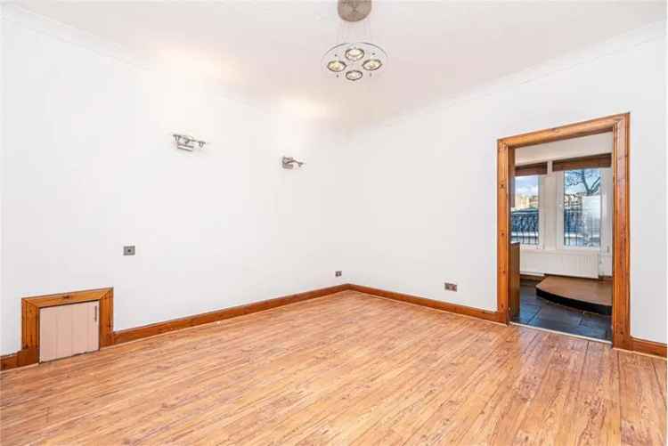 2 Bed Flat - Maisonette with 1 Reception Room