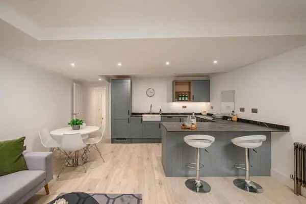 3 Bedroom Apartment for Sale in Edinburgh