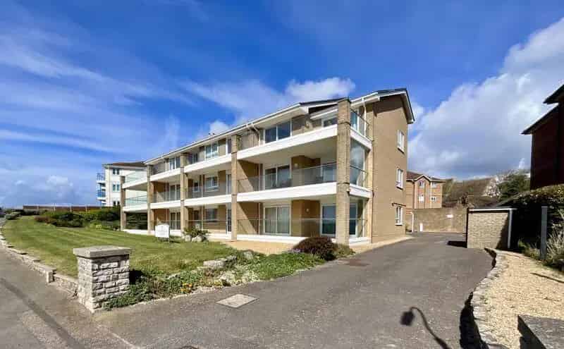 2 Bedroom Flat for Sale Southbourne Sea Views Terrace