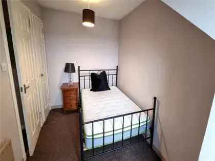 2 Bedroom 80m² Furnished House Aberdeen Private Garden Parking