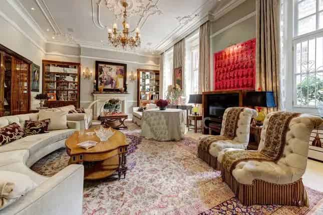 Flat for sale in Albert Court, London SW7