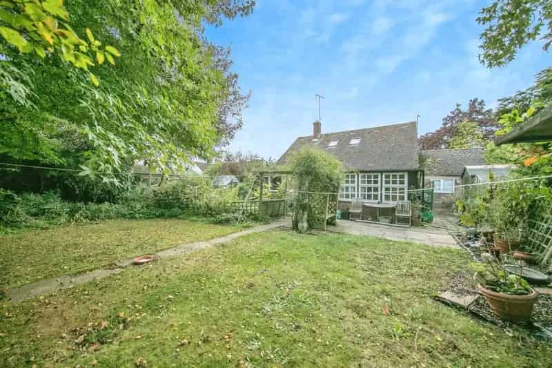 Spacious Detached Bungalow with Garden and Ample Parking