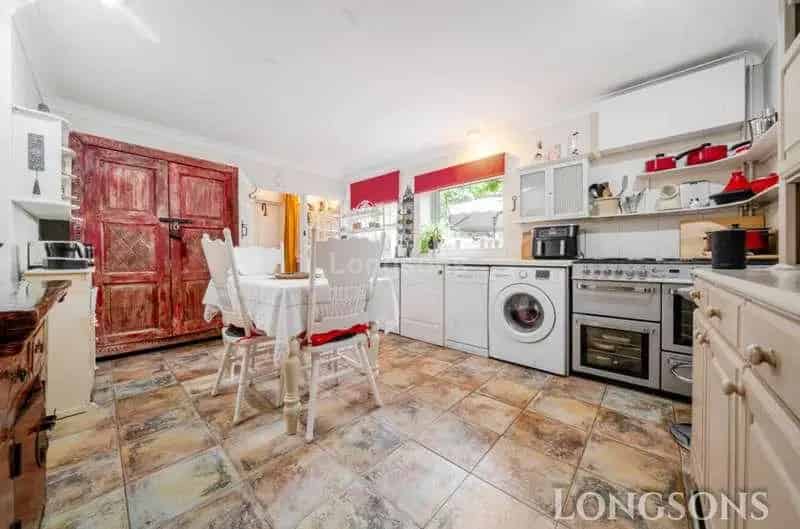 4 Bed Detached Character House with Barn and Workshop