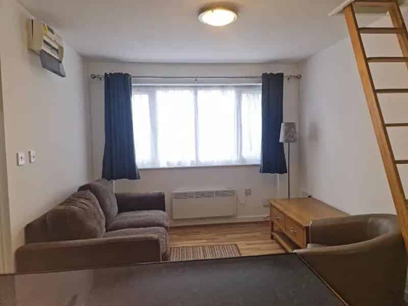 1 Bedroom Furnished Coach House North Birmingham