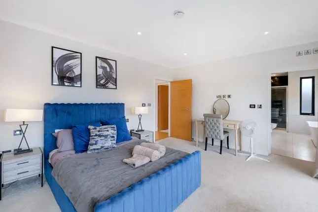 Brentford Apartment Rental Two Bedroom Parking WiFi