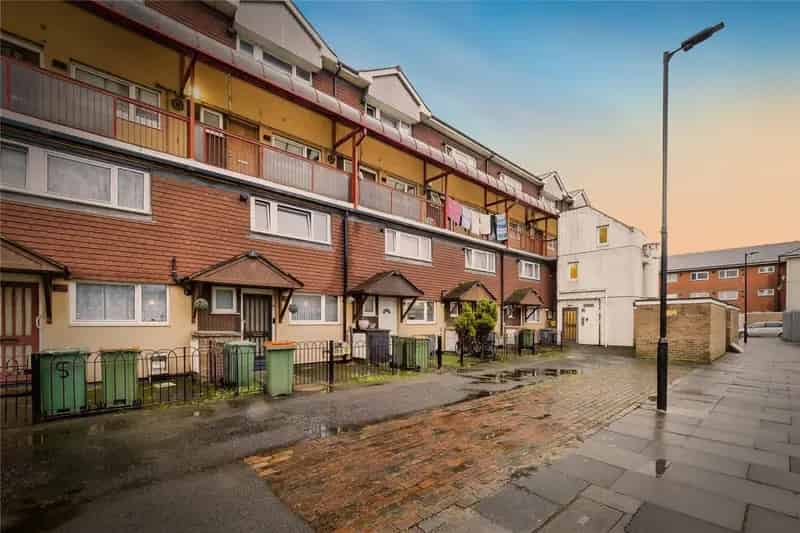 2 3 Bedroom Split Level Apartment Near Westfield
