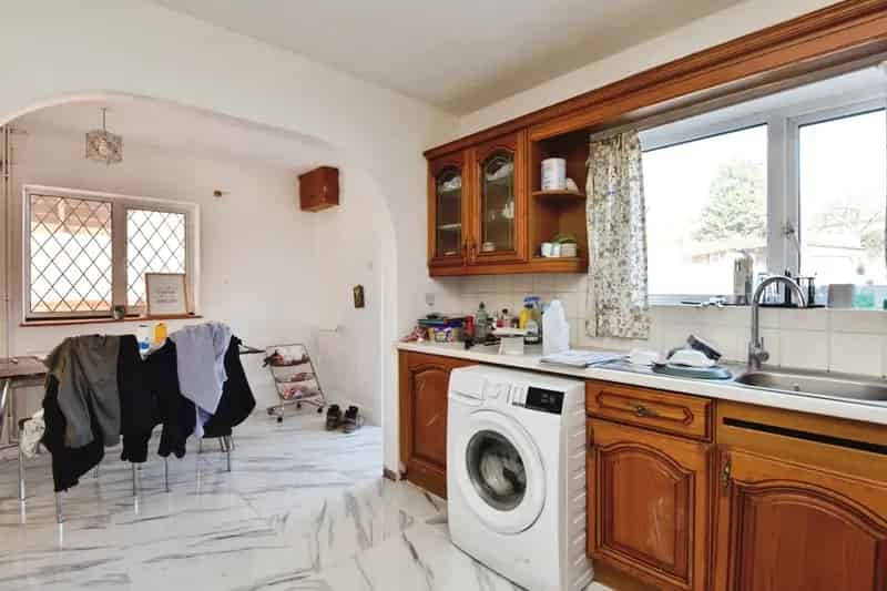 2 Bed House with Planning Permission - Huge Potential