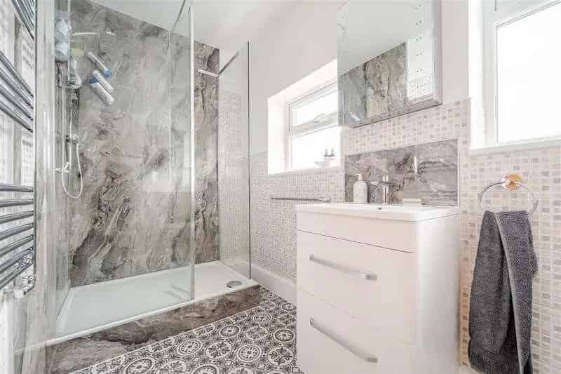 2 Bed Flat for Sale Near Worthing Seafront