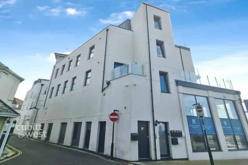 1 Bedroom Apartment with Sea Views Bognor Regis