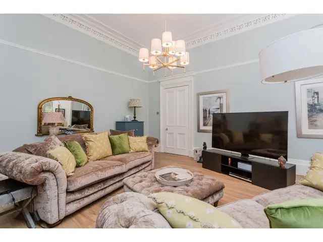 2 Bedroom Lower Villa for Sale in Paisley