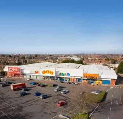 Retail Warehouse Units to Rent 48300 sq ft