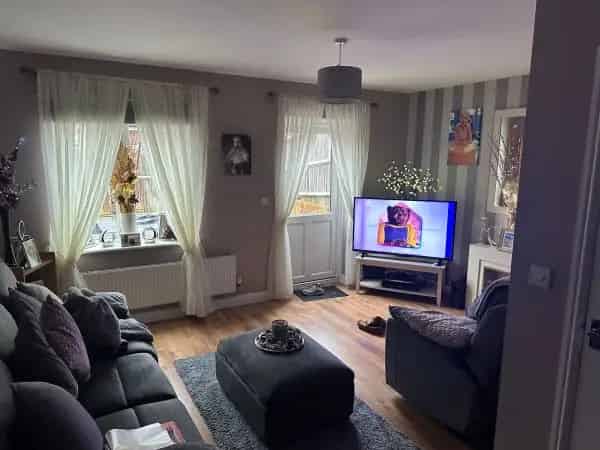 Modern 2 Bed House Near Shops Schools Parks Eastbourne Hastings Brighton