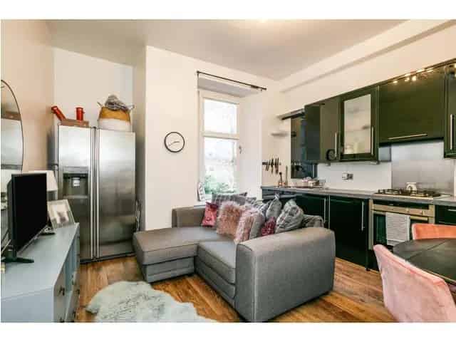 2 Bedroom Flat for Sale in Aberdeen West End