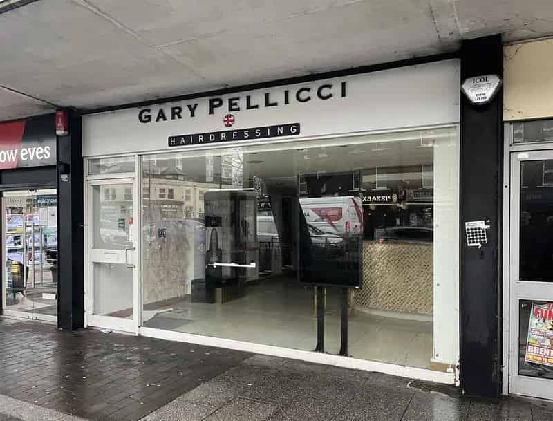 Brentwood High Street Retail Unit To Let 920 sq ft