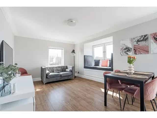 2 Bedroom Luxury Flat for Sale in Dalry