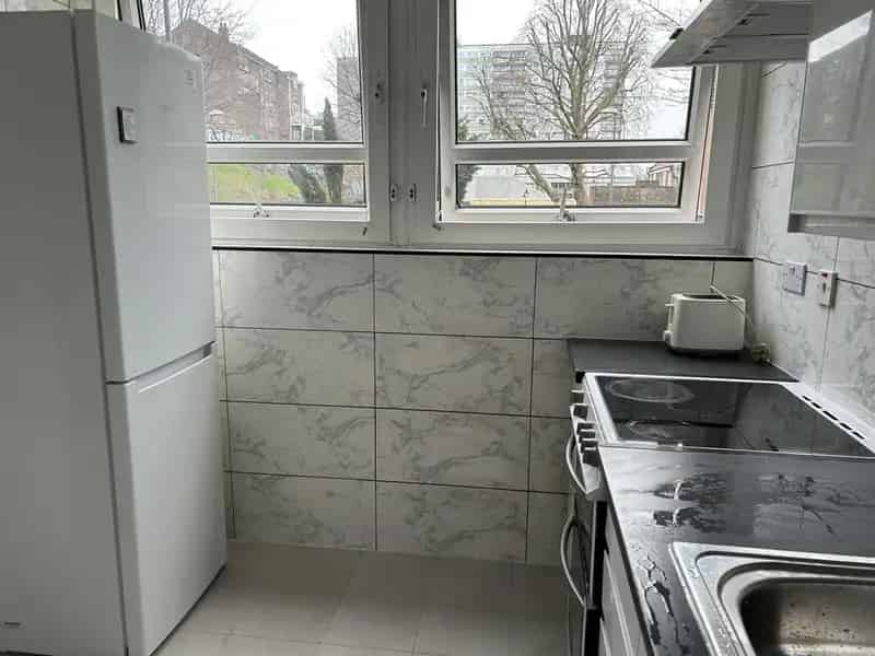 2 Bedroom Furnished Flat to Rent BS2