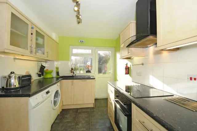 6 bedroom semi-detached house for sale