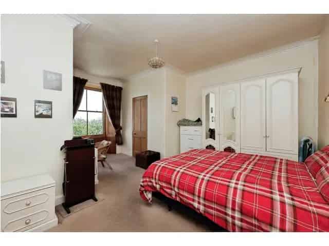 2 Bedroom Flat for Sale Near Parks and Schools