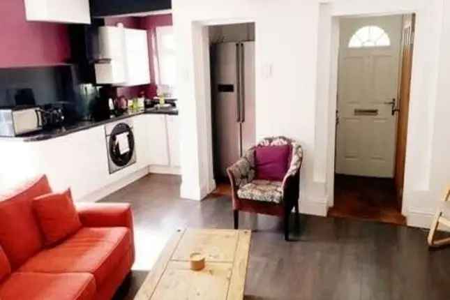 2 Bed Semi-Detached House to Rent Bristol BS6