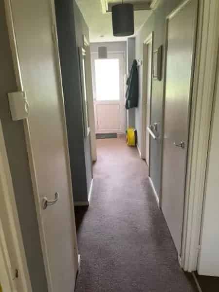 Two Bedroom Bungalow in Quiet Cul de Sac