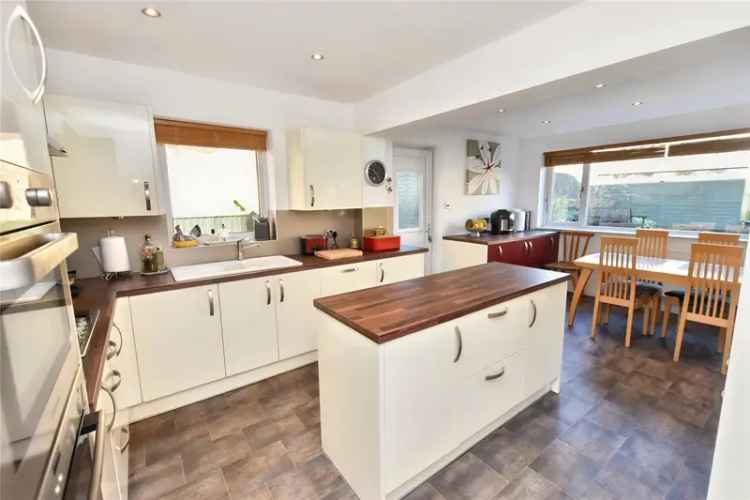 House For Sale in Leeds, England