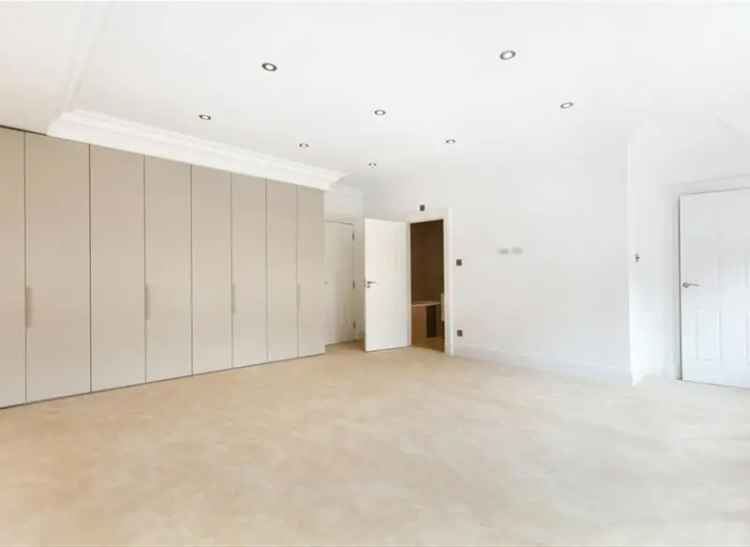 5 Bedroom House in Hampstead with Large Garden and Parking