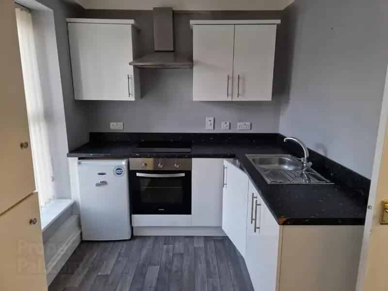 City Centre One Bedroom Flat Gas Heating Immediate Occupation