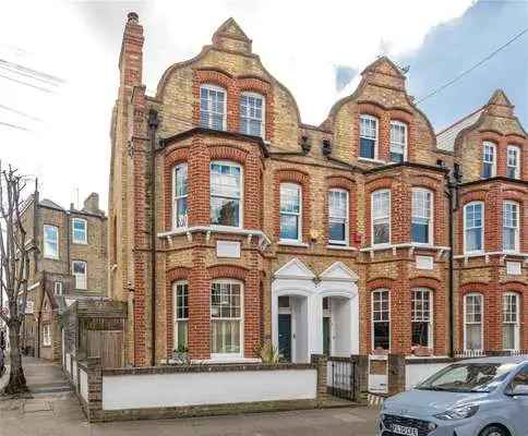 Beautiful End of Terrace House in Putney with Planning Permission