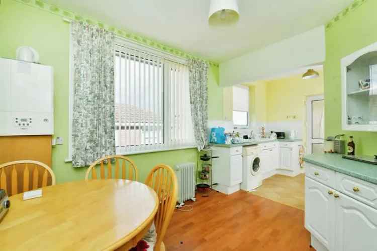 Semi Detached Bungalow with 2 Double Bedrooms and Sun Room