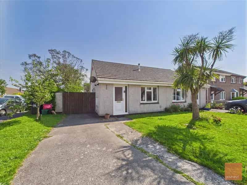 2 Bedroom Semi-Detached Bungalow for Sale