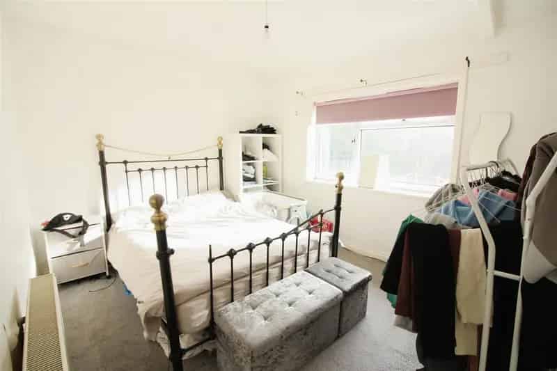 3 Bedroom Semi Detached House to Rent Leeds