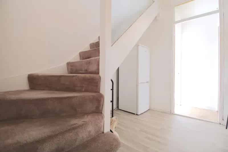 5 Bedroom Flat House to Rent Near Devons Road Station